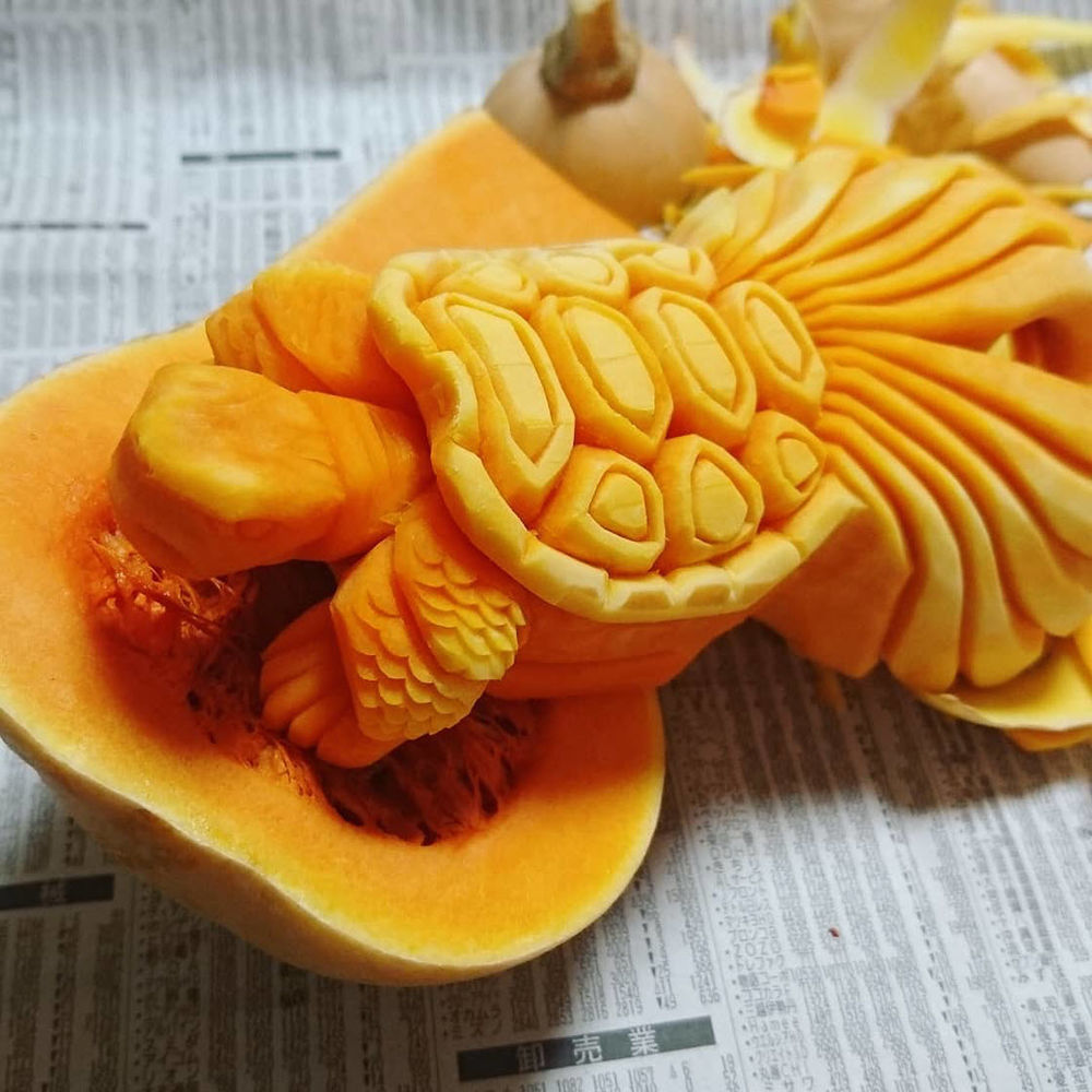 Японский мастер  вырезает головокружительные узоры на фруктах и овощах с помощью техники мукимоно мастер на все руки,ремесло,рукоделие,своими руками,умелые руки