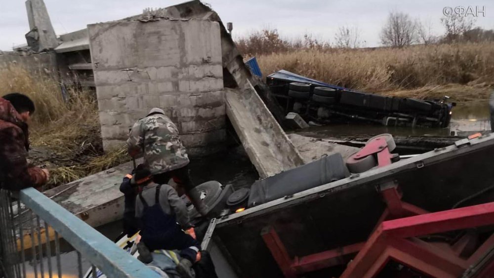 Глава Воронежской области взял на личный контроль обрушение моста