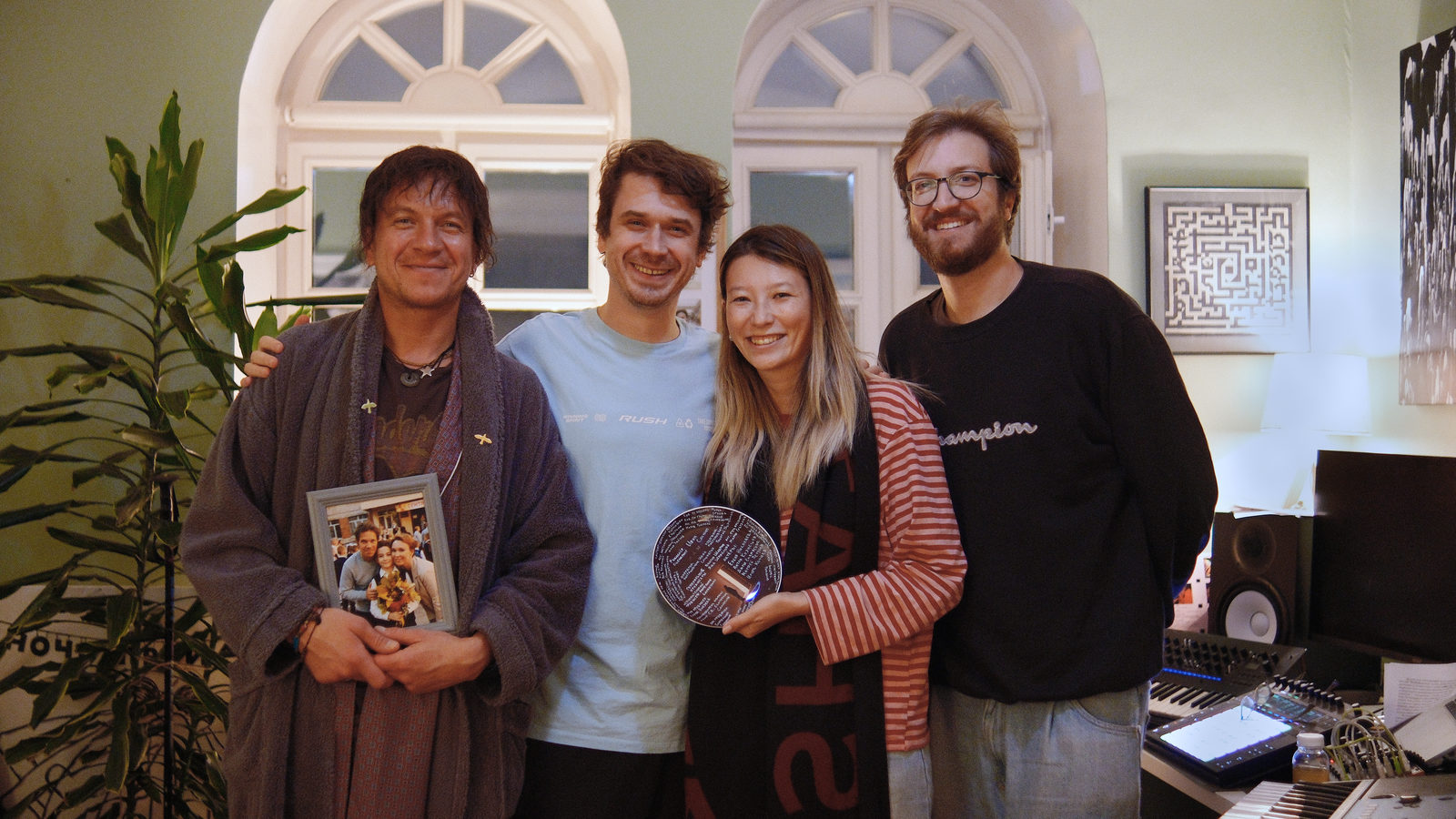 Иван Соснин снял короткометражную драму с Еленой Николаевой и Дарьей Екамасовой