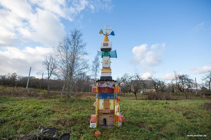 «Вложил сюда все свои сбережения». Как один человек возрождает деревню на Голубых озерах 