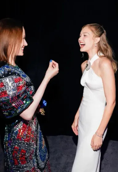 Герман Ларкин показал, как Джиджи Хадид, Сальма Хайек, Пэрис Хилтон, Кристина Агилера и Марго Робби провели время на премии Breakthrough Prize которые, Уильямс, звёзд, мероприятия, Хайек, Мильнер, открытия, который, чтобы, Breakthrough, Хилтон, голливудских, Кристина, церемонии, Честейн, Аффлек, Ларкин, Мишель, Джиджи, вручают