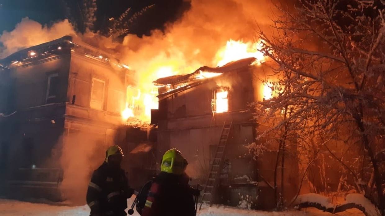 Три человека погибли при пожаре в жилом многоквартирном доме в Челябинске