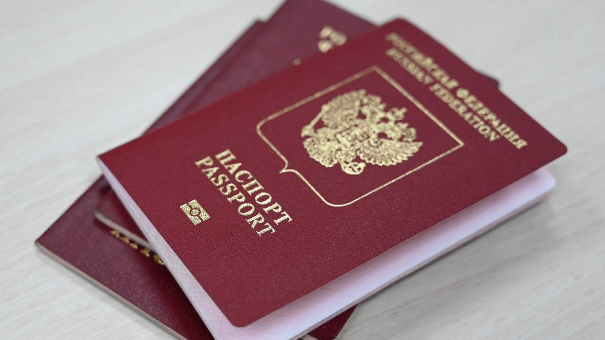 Минцифры собирается внести указ об электронных паспортах в Кремль