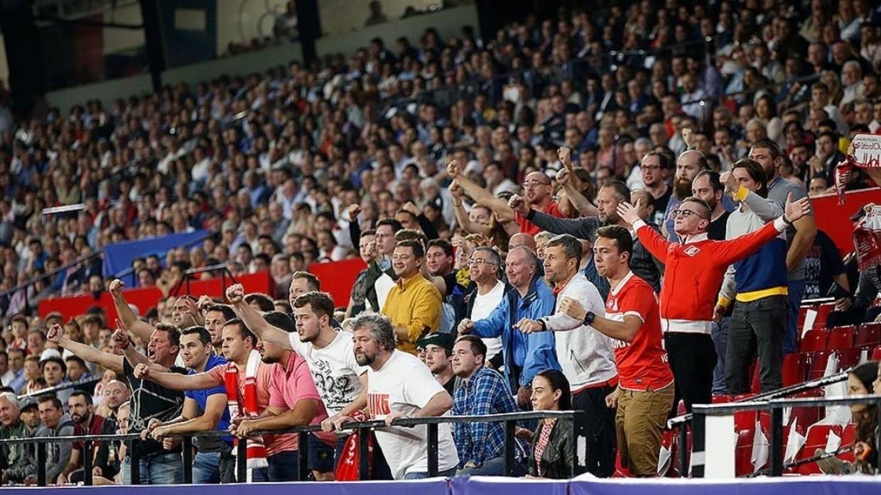 «Спартак» занялся расследованием причин задержания болельщиков на матче с «Зенитом»