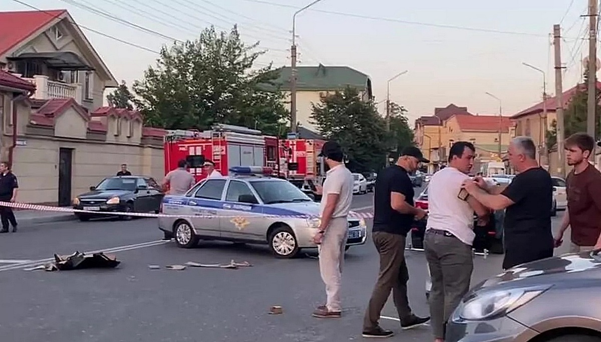 Вслед за террористической атакой в Севастополе 23 июня ближе к вечеру пришли трагические новости из Дагестана. В результате серии нападений исламистов погибли не менее 24 человек.