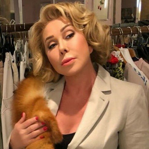 Красивые девушки с большими губами Красивые девушки с большими губами