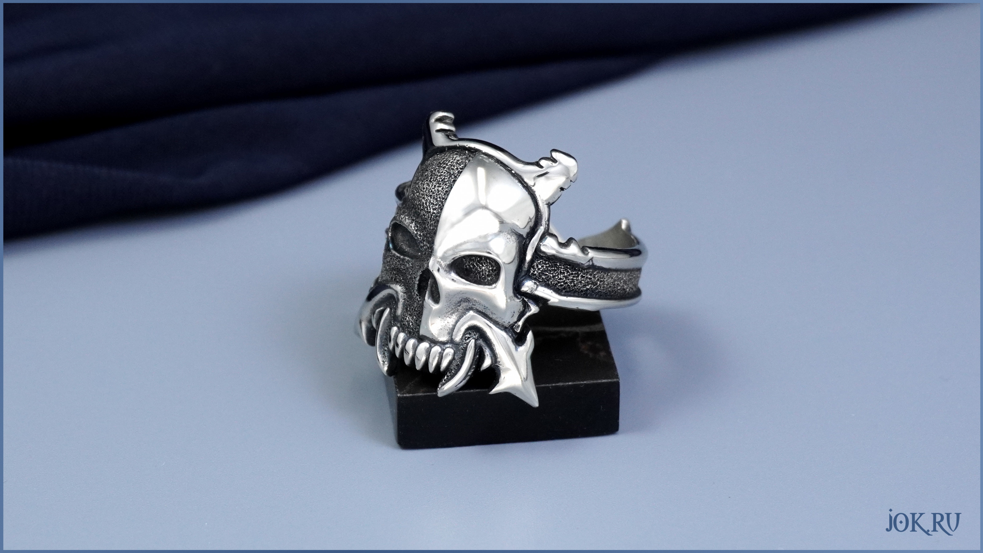 Эксклюзивное кольцо "Сыны Злобы" (Sons of Malice) на заказ: ручная работа Мастерской JokerStudio для фанатов Warhammer 40k и Адептус Астартес