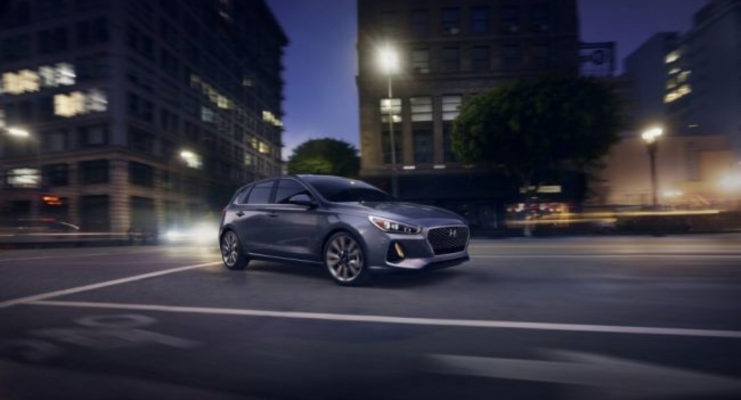 Hyundai Elantra: Комфортный корейский авто на каждый день