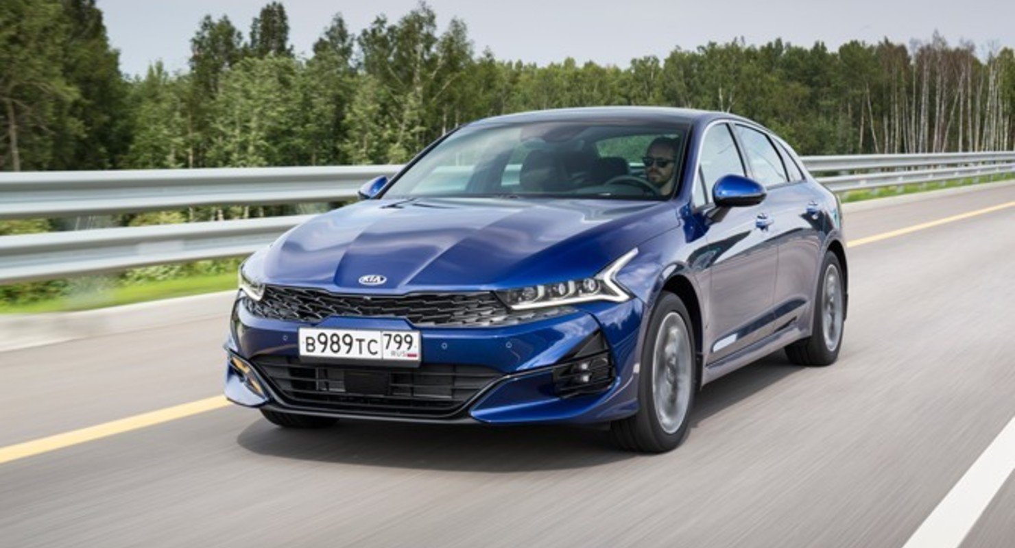 KIA K5 в январе оказался самым популярным автомобилем сегмента D