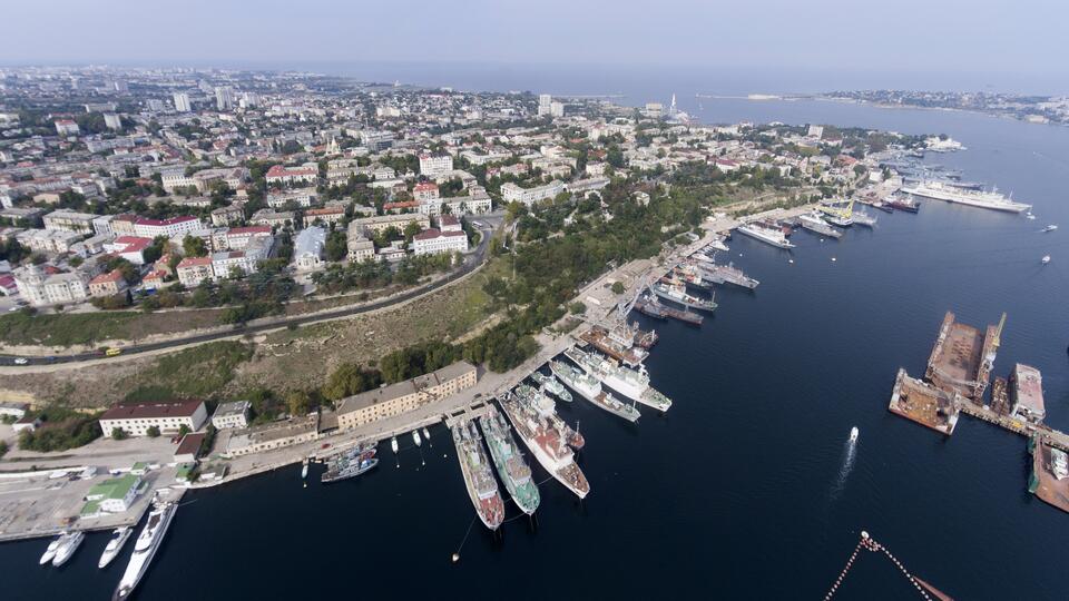 Губернатор Севастополя заявил об уничтожении более 15 БПЛА над акваторией города