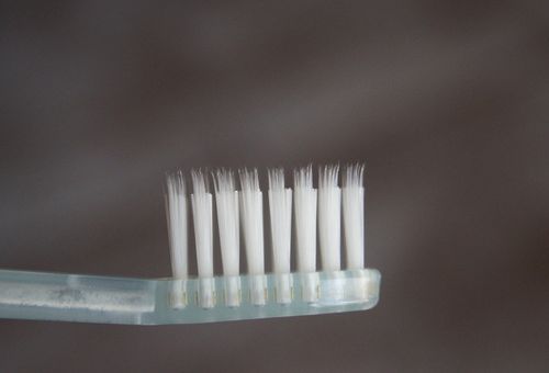 Ионная зубная щетка 