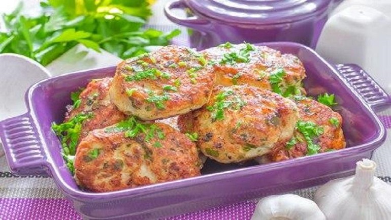 Идеальные куриные котлеты с творогом и сыром: новый вкус