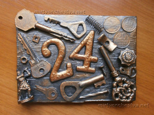 Как сделать дверной номерок своими руками