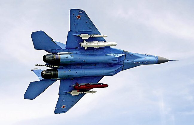 МиГ-35 способен нести самую широкую номенклатуру вооружений среди российских истребителей лёгкого и среднего класса.  Кроме того, в нем широко применяютя материалы, делающие самолёт малозаметным. Фото ТАСС