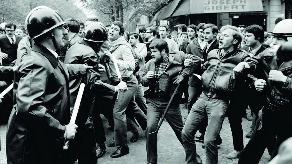 Почему Франция пыталась выйти из NATO и зачем туда снова вернулась? ﻿ история