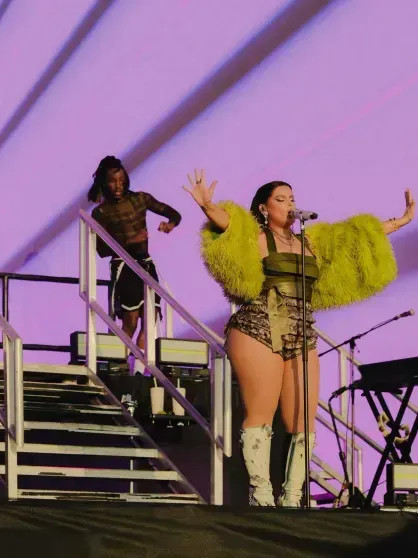 Нелли Фуртадо впервые вышла в свет после завершения карьеры на фоне критики её фигуры ФуртадоНелли, Нелли, певица, Фуртадо, происхождения, вышла, окончательно, после, сцены, Images, решение, любви, уровень, новый, себеНелли, заявляет, миниюбках, купальниках, годФуртадо, публикует