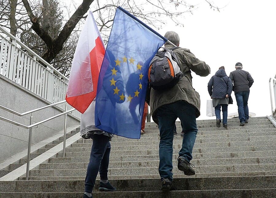 Украинцев призывают. Украинцы в Польше. Жители Германии. Акция против "украинизации Польши". Польша и Украина.