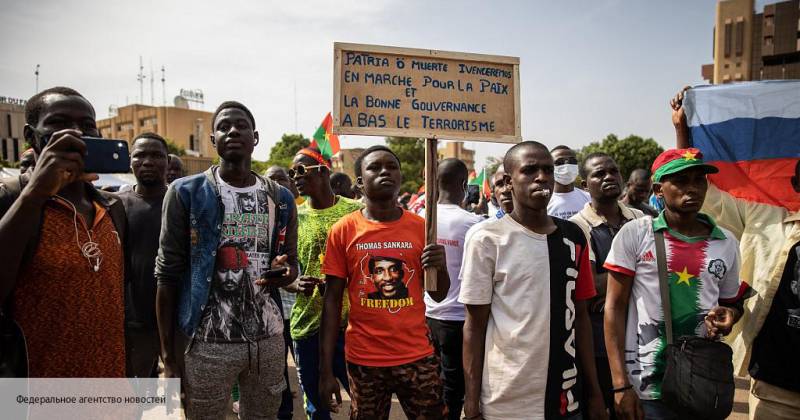СМИ: президента Буркина-Фасо свергли за готовность следовать антироссийской политике Запада