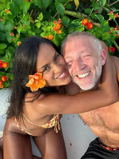 Венсана Касселя с девушкой Нарой Баптистой и подросшим сыном засняли на пляже Кассель, Баптиста, сыномВенсан, сыном, актёр, БаптистаНара, время, берегу, океана, вместе, также, актёра, Каэтано, Венсан, 59летний, женат, Беллуччи, которая, Монике, первым