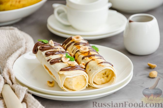 Бананы в лаваше, с шоколадом и орехами