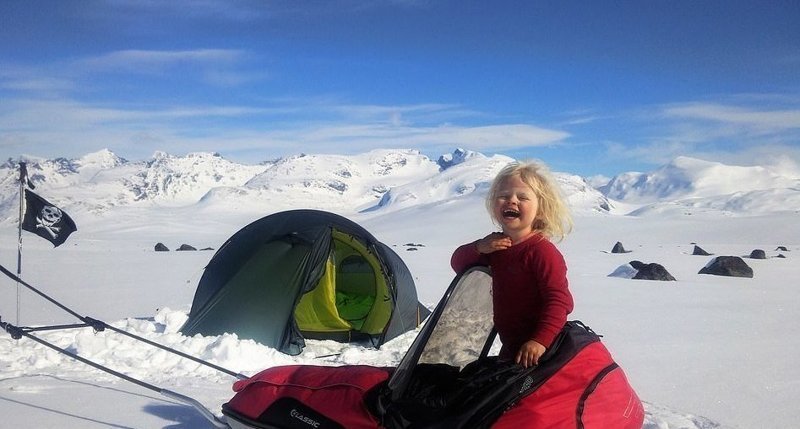 Норвежец с трехлетней дочерью совершил невероятное путешествие Норвежец с трехлетней дочерью совершил невероятное путешествие норвегия