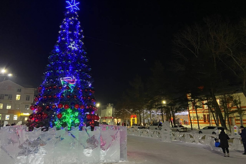 Новогодний маршрут: ледовый городок Спасска-Дальнего в объективе ИА UssurMedia