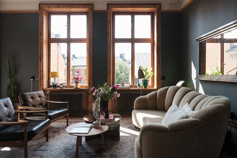 Скандинавия, которая удивляет: необычная однокомнатная квартира в Стокгольме Скандинавия, которая удивляет: необычная однокомнатная квартира в Стокгольме арт-деко,дизайн,интерьер,квартира,малометражка,Скандинавский стиль,стеклянная перегородка,темные тона