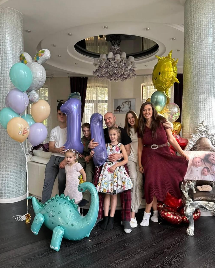 Бросил младшего ребенка: Елена Товстик рассказала, как бывший муж относится к их младшему сыну Роман, Товстик, детей, матери, Елена, после, жизни, бизнесмен, апреля, только, словам, ребенок, шестерых, Полиной, потому, замуж, Романа, Дибровой, Диброва, публично