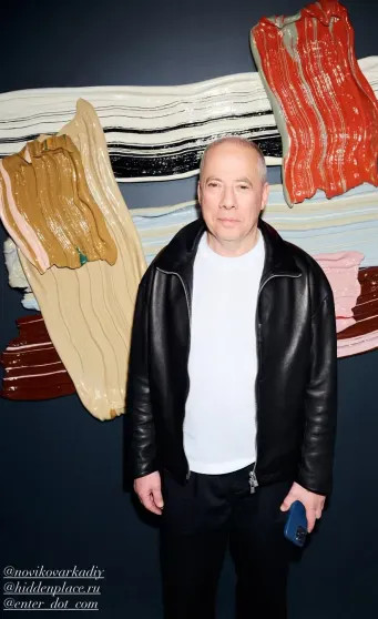 Аркадий Новиков, Маша Цигаль, Катя IOWA, Полина Киценко посетили выставку-ярмарку современного искусства 