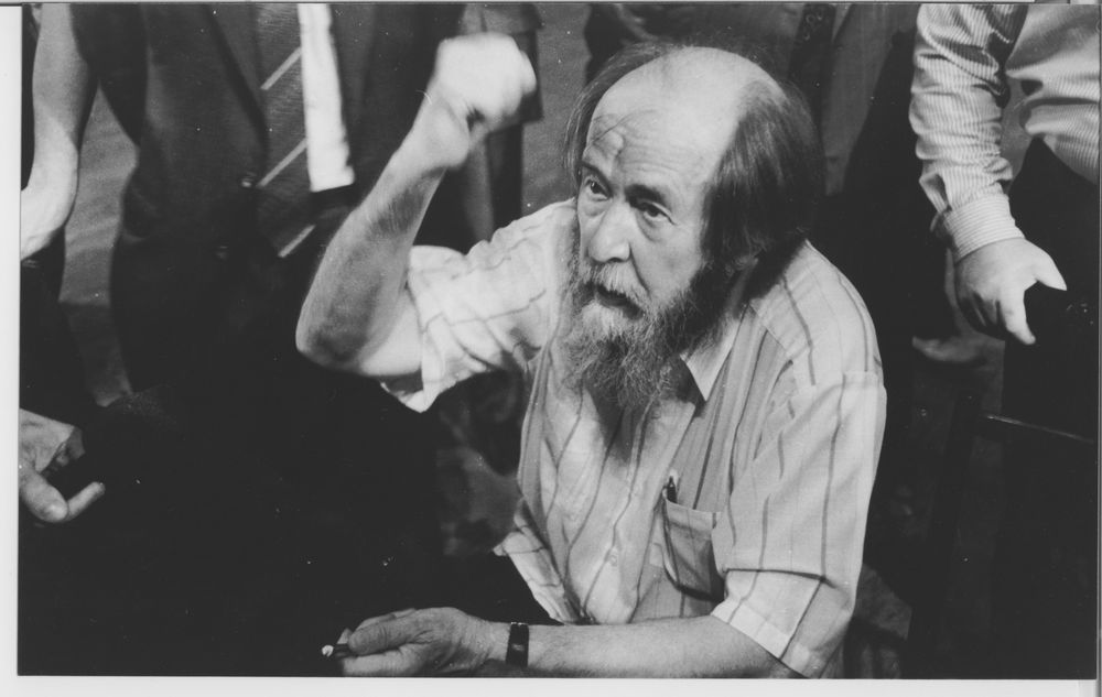 Как Солженицын врал в своих произведениях на примере одного рассказа Как Солженицын врал в своих произведениях на примере одного рассказа