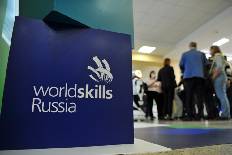    Уразов в WorldSkills Russia развивал движение, призванное популяризировать рабочие профессии и реформировать систему подготовки рабочих кадров.   
Фото: «БИЗНЕС Online»