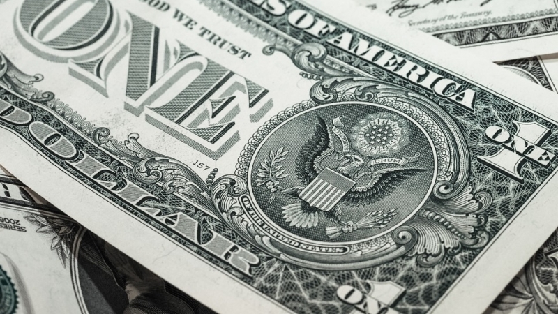 Курс доллара на торгах побил антирекорд 2015 года