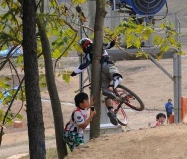 Падения с велосипеда (40 фото)