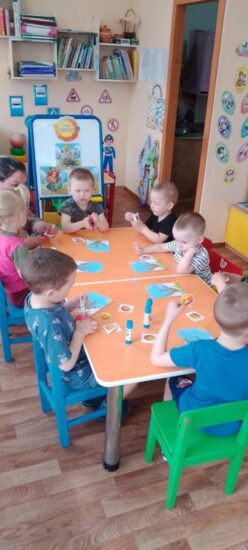 В группе “Непоседы” 13 мая отметили всемирный день одуванчика, превратив обычный день в познавательное и творческое приключение.