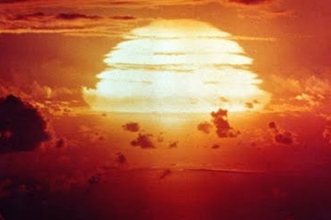 Как выглядит реальный взрыв водородной бомбы, снятый на советском полигоне видео, водородная бомба, взрыв, полигон, СССР, длиннопост