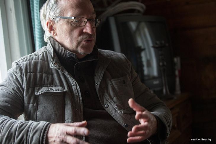 «Вложил сюда все свои сбережения». Как один человек возрождает деревню на Голубых озерах 