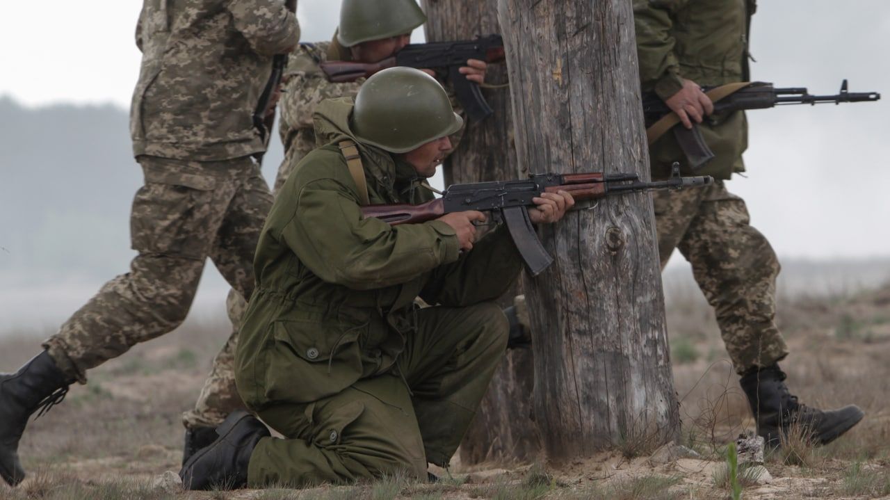 Украинские силовики обстреляли Новобахмутовку Армия,Украина