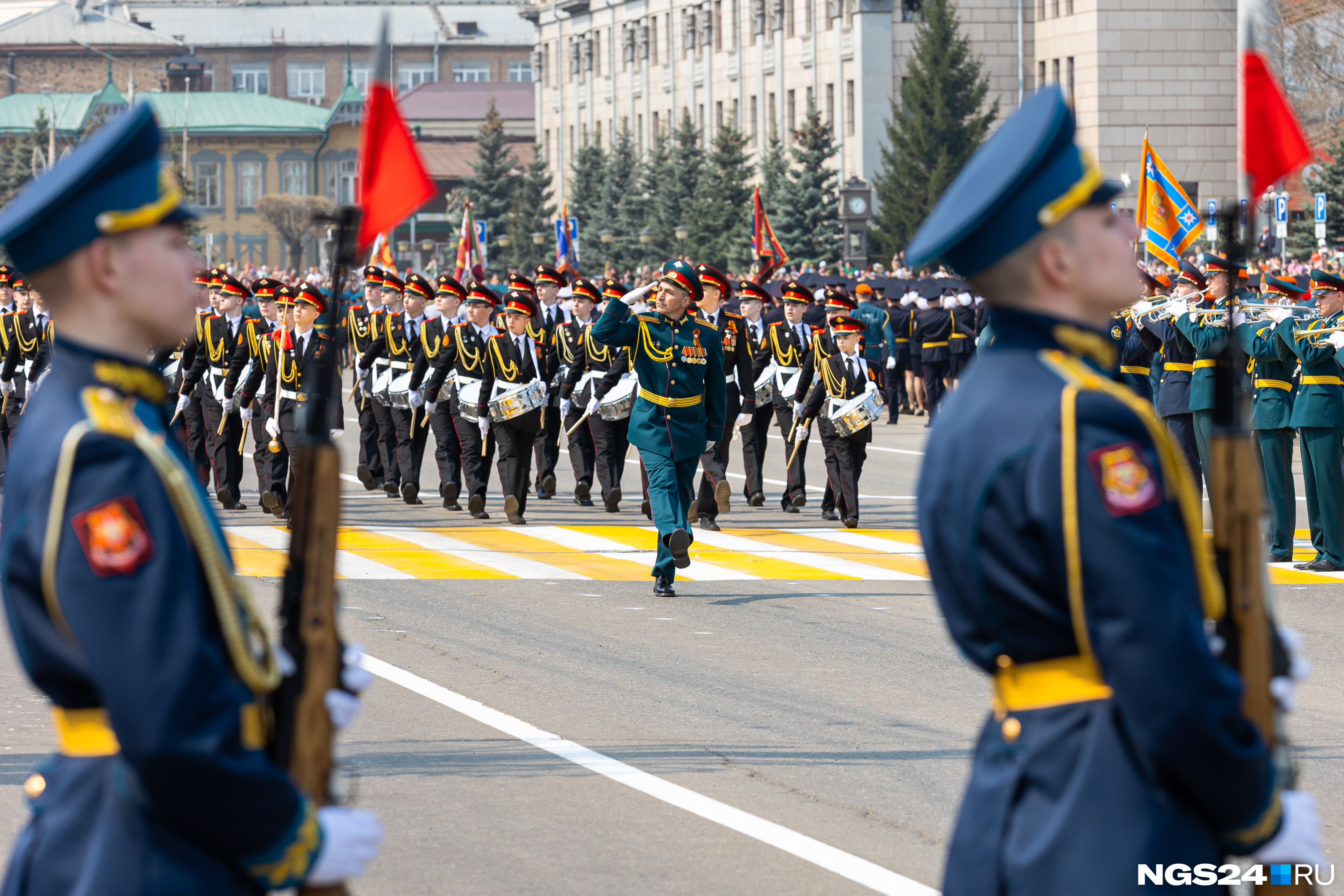 Где проходят парады 9 мая