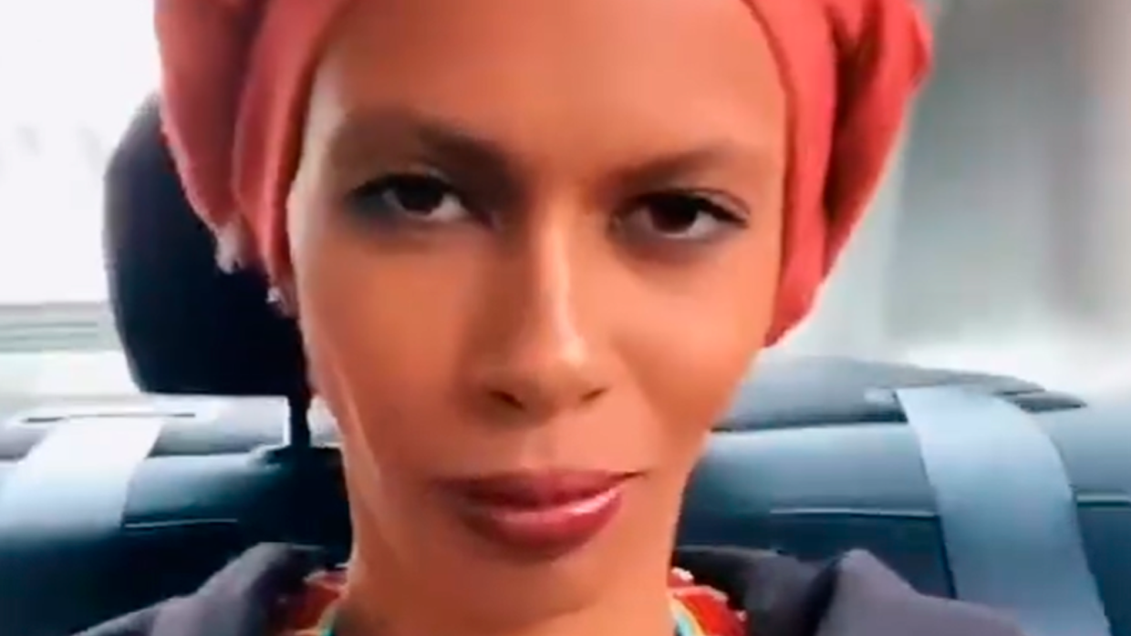 Звезда «Битвы экстрасенсов» Атие предсказала «темные времена» для человечества в 2022 году