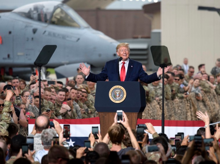 Прощальный привет от Трампа: в американские города могут ввести войска