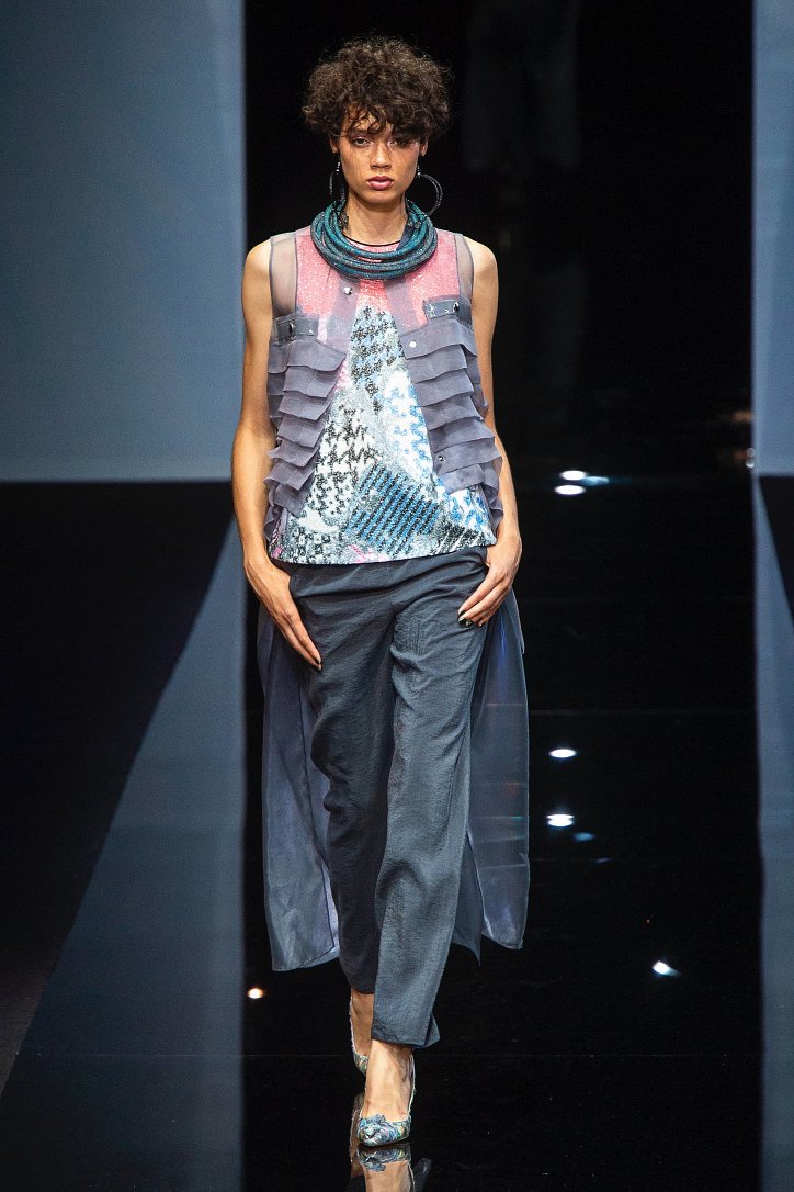 Giorgio Armani весна-лето 2019 - максимальная нежность красок и женственность линий Giorgio Armani весна-лето 2019