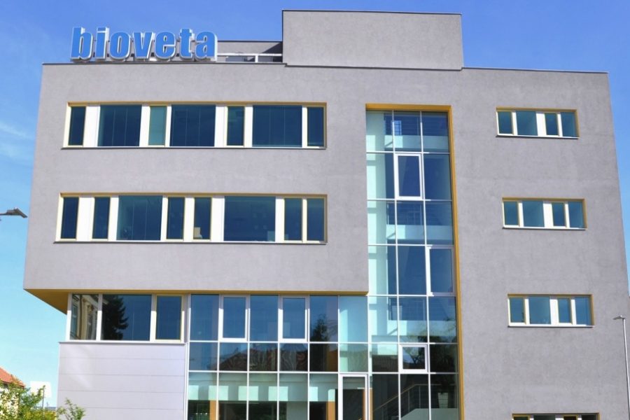 Двойной удар по Bioveta: Отказ в регистрации товарного знака и изъятие вакцин из-за вирусной контаминации