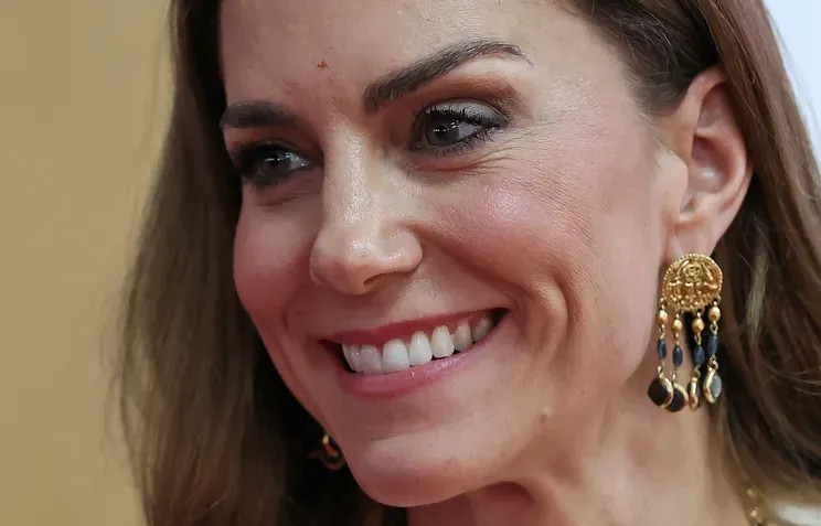 Кейт Миддлтон в ожерелье из роз встретилась с индийской общиной и отпраздновала фестиваль красок Холи МиддлтонКейт, принцесса, Миддлтон, посетила, принц, Уэльская, стала, PoolGetty, которые, Уильяма, королевская, принца, BAFTA2026Напомним, премии, женаты, детей, гостями, почётными, 44летняя, этого