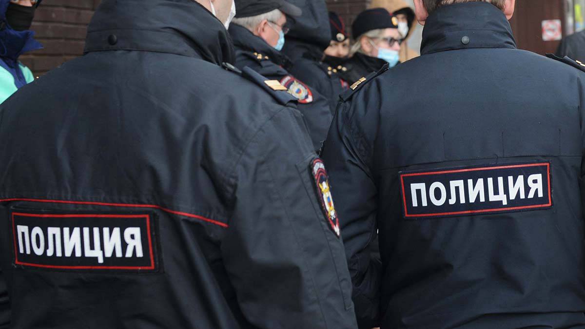 Мужчину задержали за приставание к детям на игровой площадке в Москве
