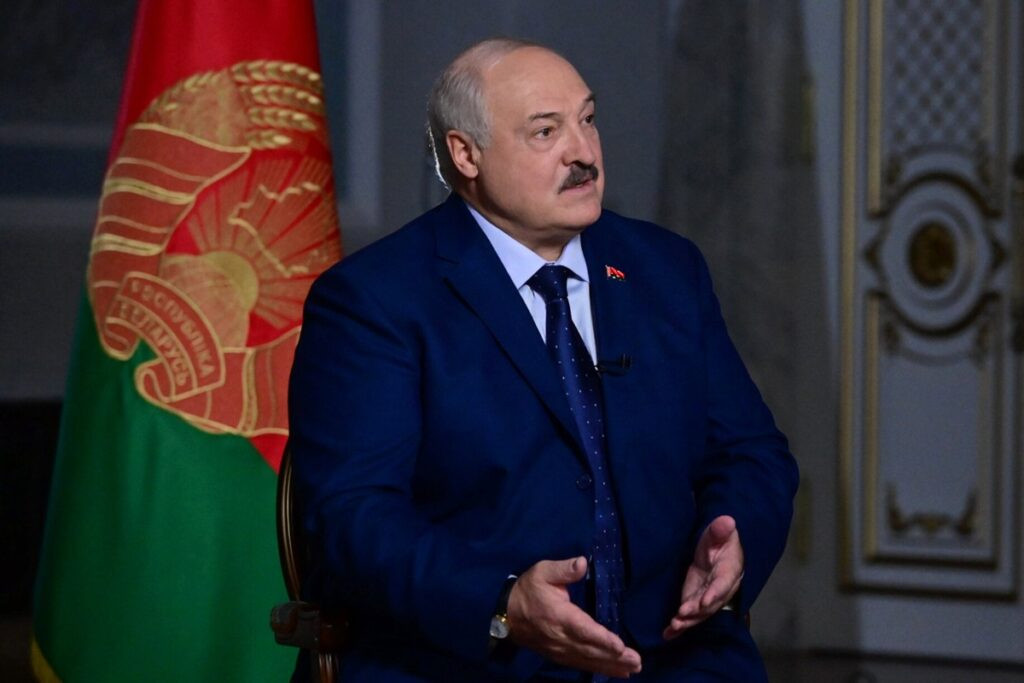 Лукашенко призвал женщин жаловаться ему через TikTok