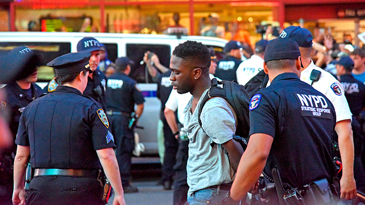 БОМБЫ НЕ НУЖНЫ: АМЕРИКАНЦЫ МАССОВО УБИВАЮТ ДРУГ ДРУГА