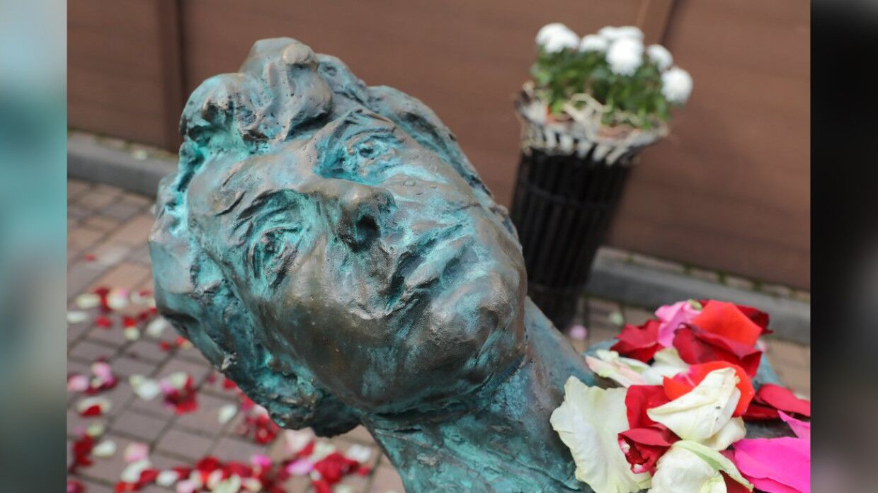 Памятник Есенину в Москве планируют отреставрировать в 2022 году