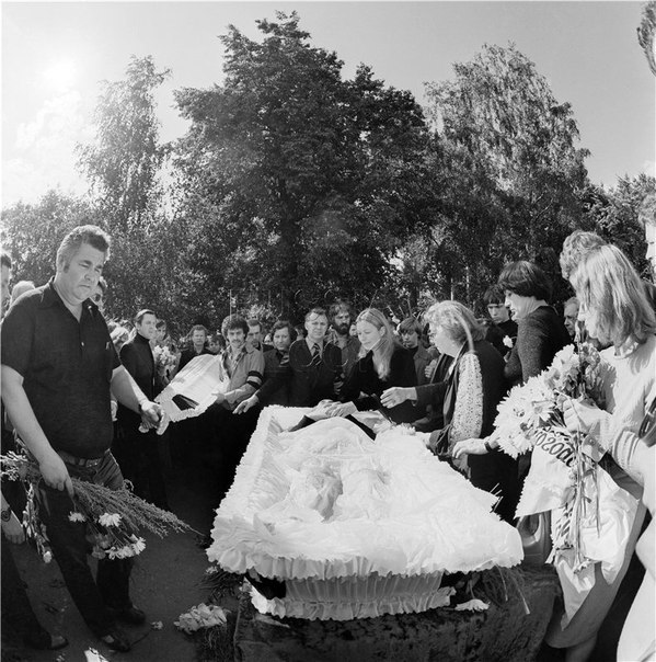 25 июля 1980 года умер Владимир Высоцкий 25 июля 1980 года умер Владимир Высоцкий