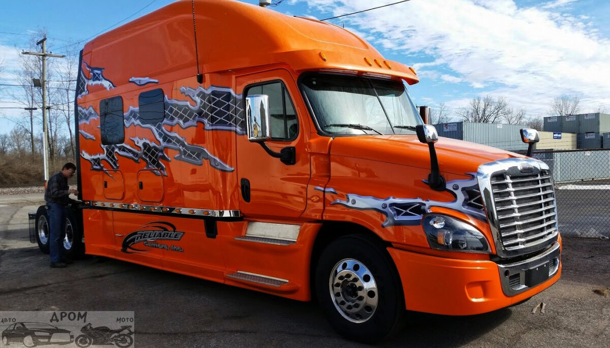 Тягачи дальнобойщиков невероятной комфортности Тягачи дальнобойщиков невероятной комфортности грузовик