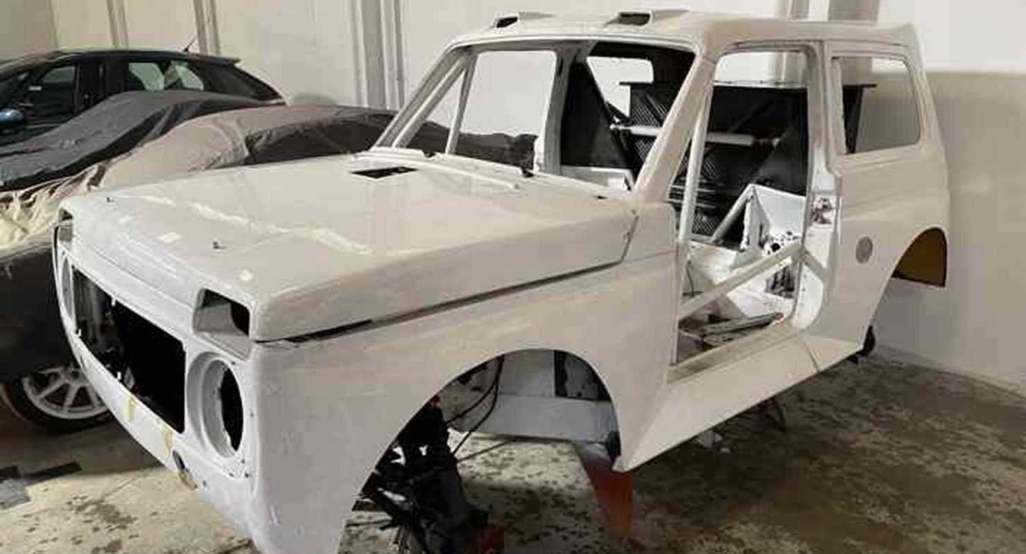 Во Франции выставили на продажу кузов раллийной Нивы 80-х годов